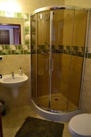 Проживание в семье Noclegi Komfort Люблин Трехместный номер с собственной ванной комнатой-4